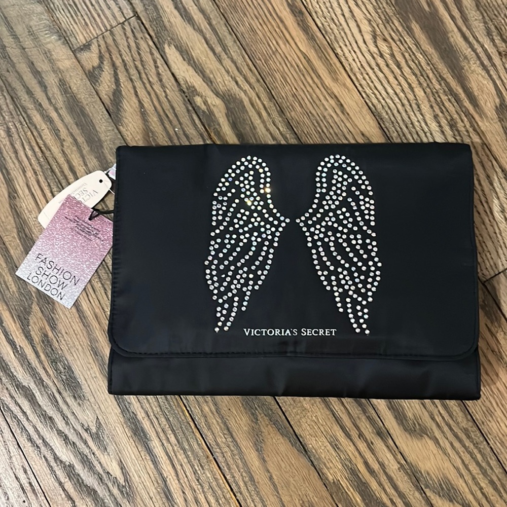 LAST CALL NWT Victorias secret travel bag